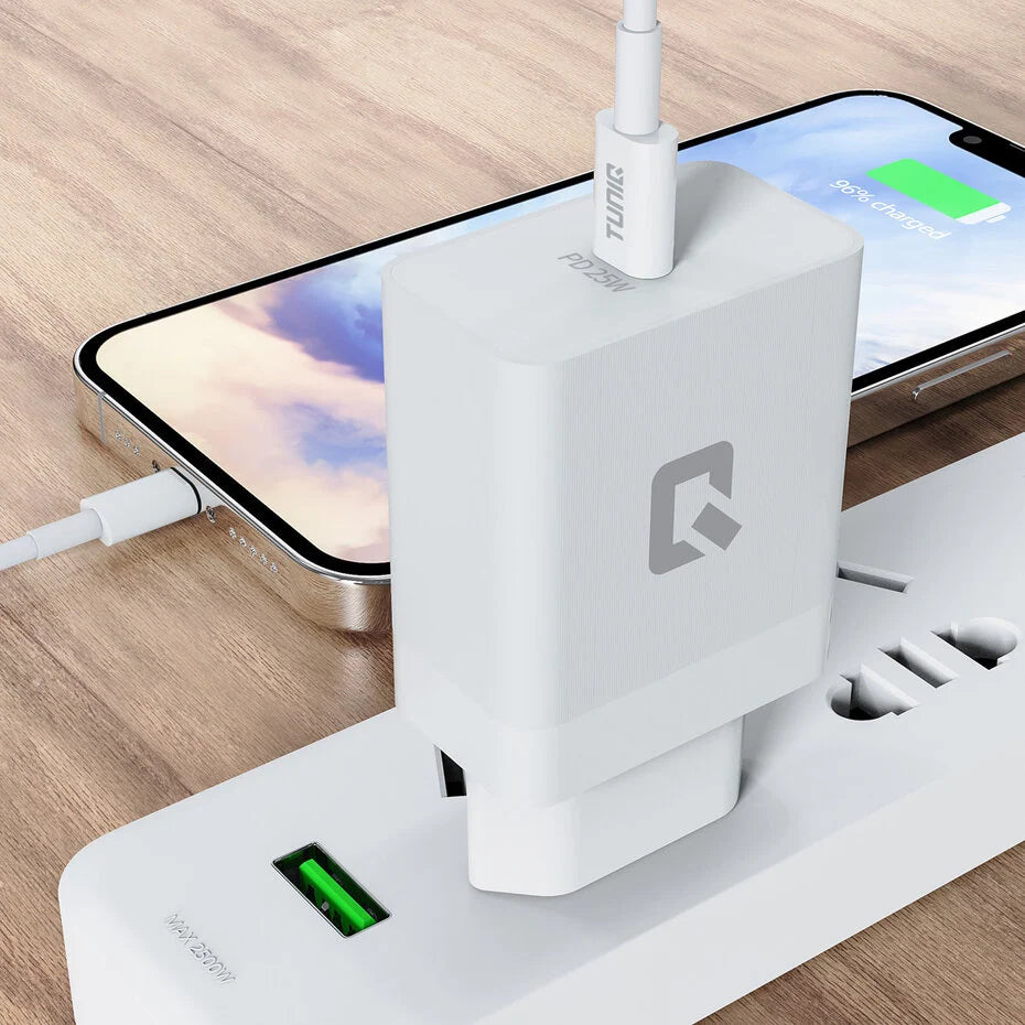 TUNIQ Fast Charger PD 25W - with Lightning to Type-C Cable - White